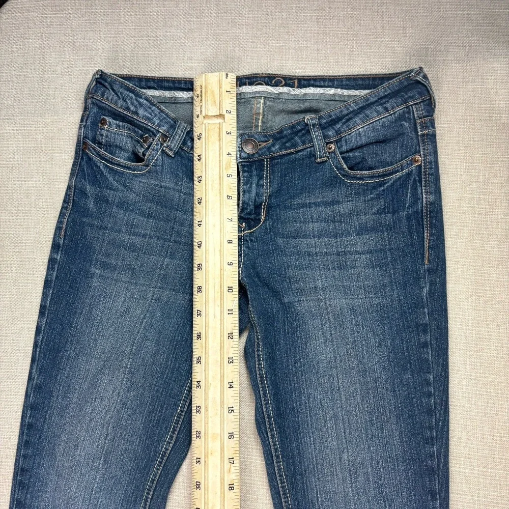 Rue‎ 21 Jeans Women's Size 5/6 Regular (W36 L32) Low-Rise Boot Cut Embroidery